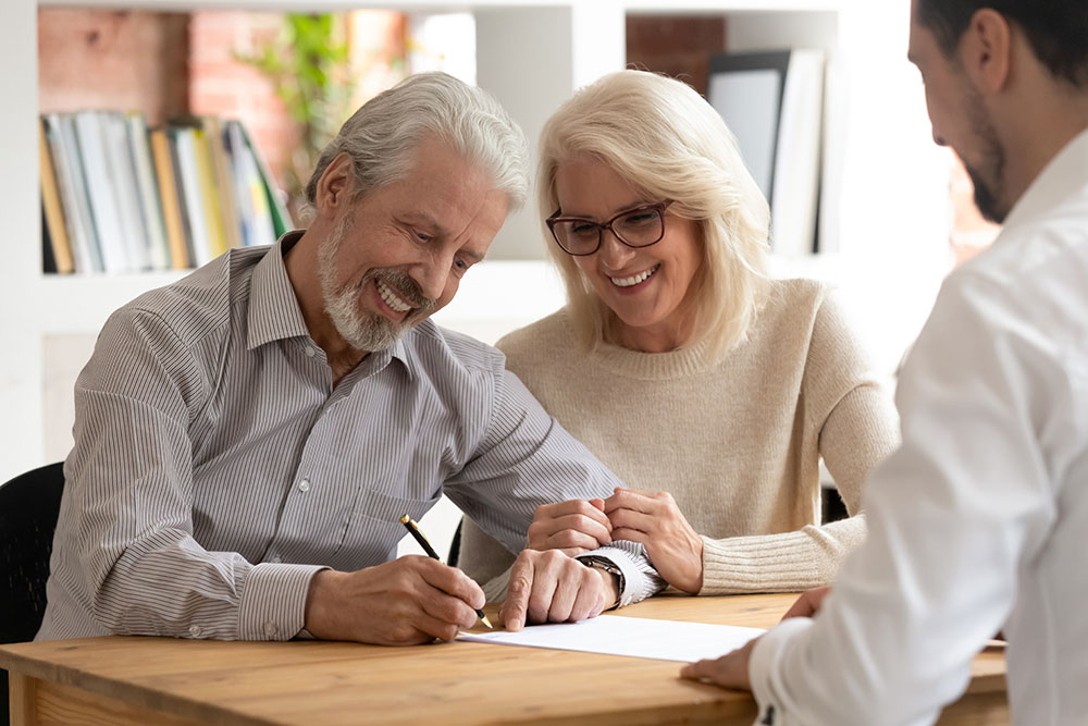 How Much Does Testosterone Replacement Therapy Cost a Middle-Aged Couple Signing an Agreement